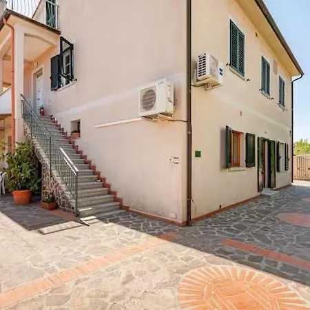 Appartamento 350m Dalla E Da